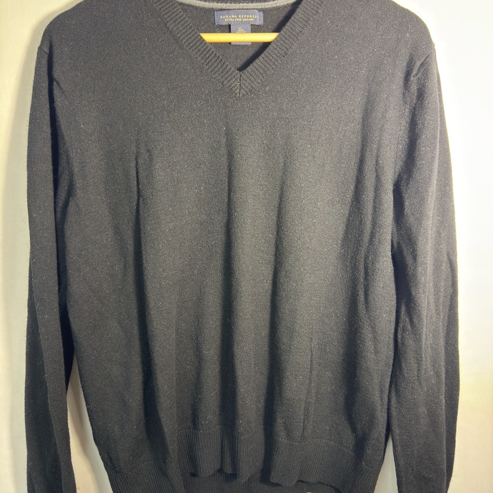 Banana Republic Black V-Neck Sweater 100% Merino Wool